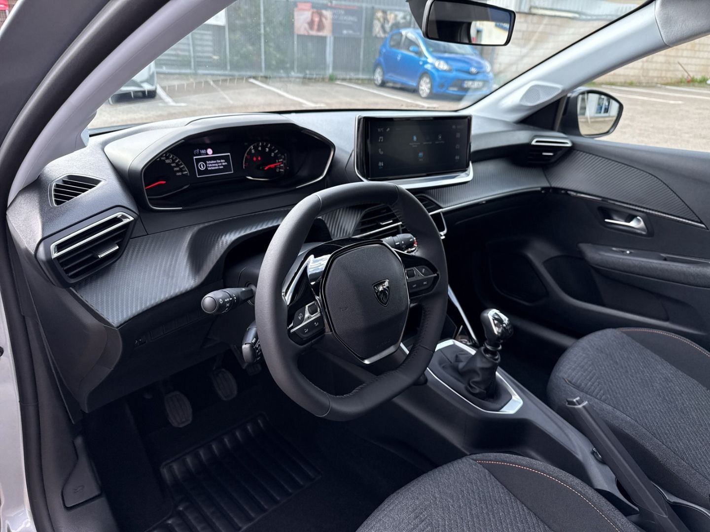 Fahrzeugabbildung Peugeot 208 Style 1.2 PureTech 100 Fahrerprofil DAB SHZ