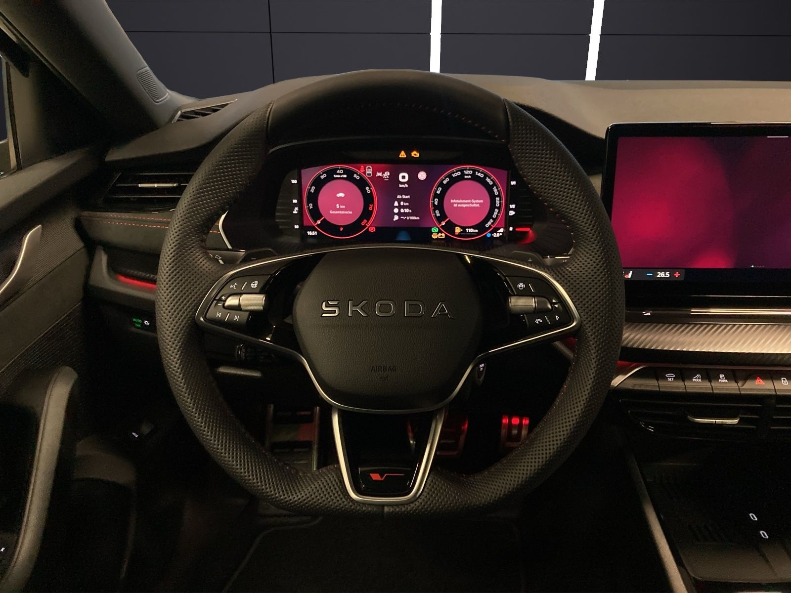 Fahrzeugabbildung SKODA Octavia Combi RS 2.0 TSI DSG AHK CANTON MATRIX