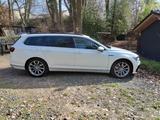 Volkswagen Passat GTE Variant R-Line | IQLight | DCC - Volkswagen Passat in Bonn
