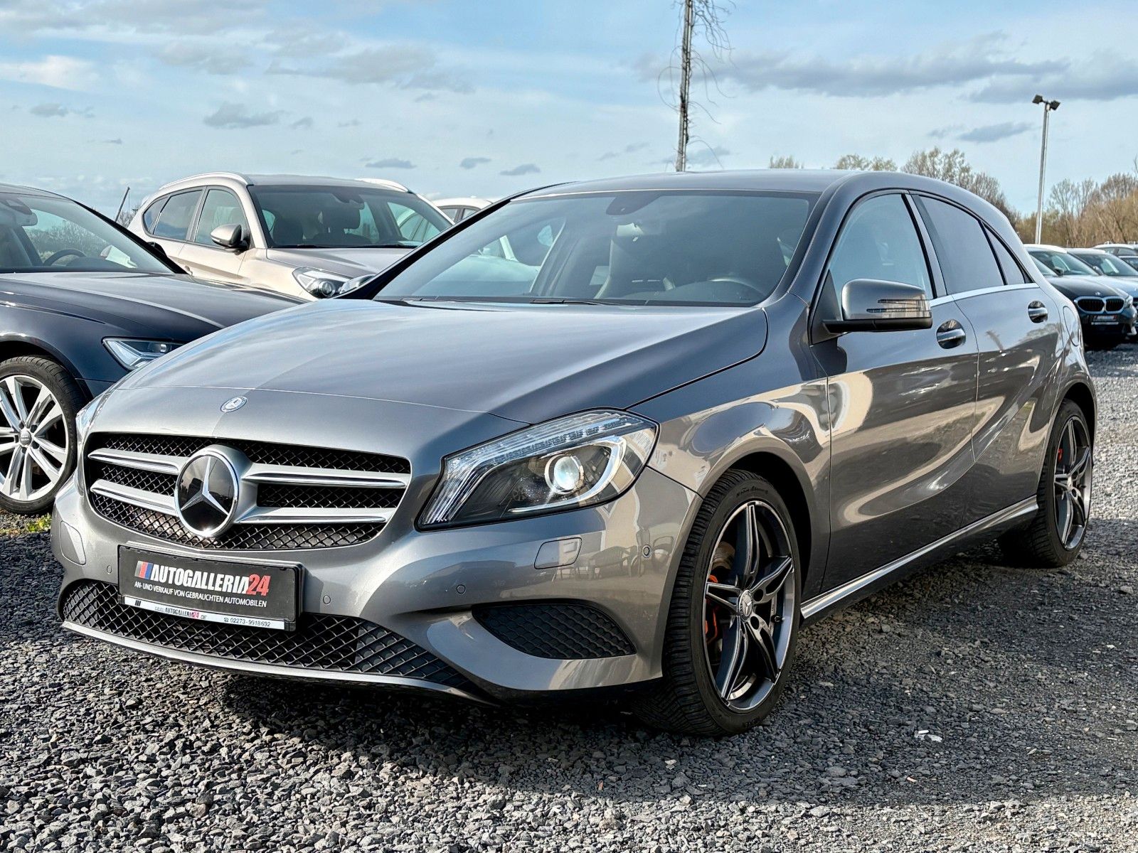 Fahrzeugabbildung Mercedes-Benz A 200 BE Xenon Leder PDC SPORTSITZE 2.HAND SHZ
