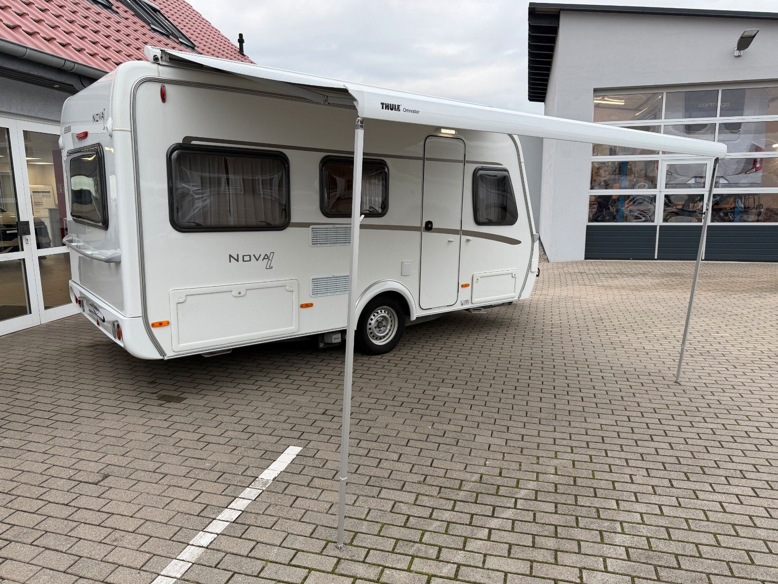 Fahrzeugabbildung HYMER / ERIBA / HYMERCAR Eriba Nova Light 425