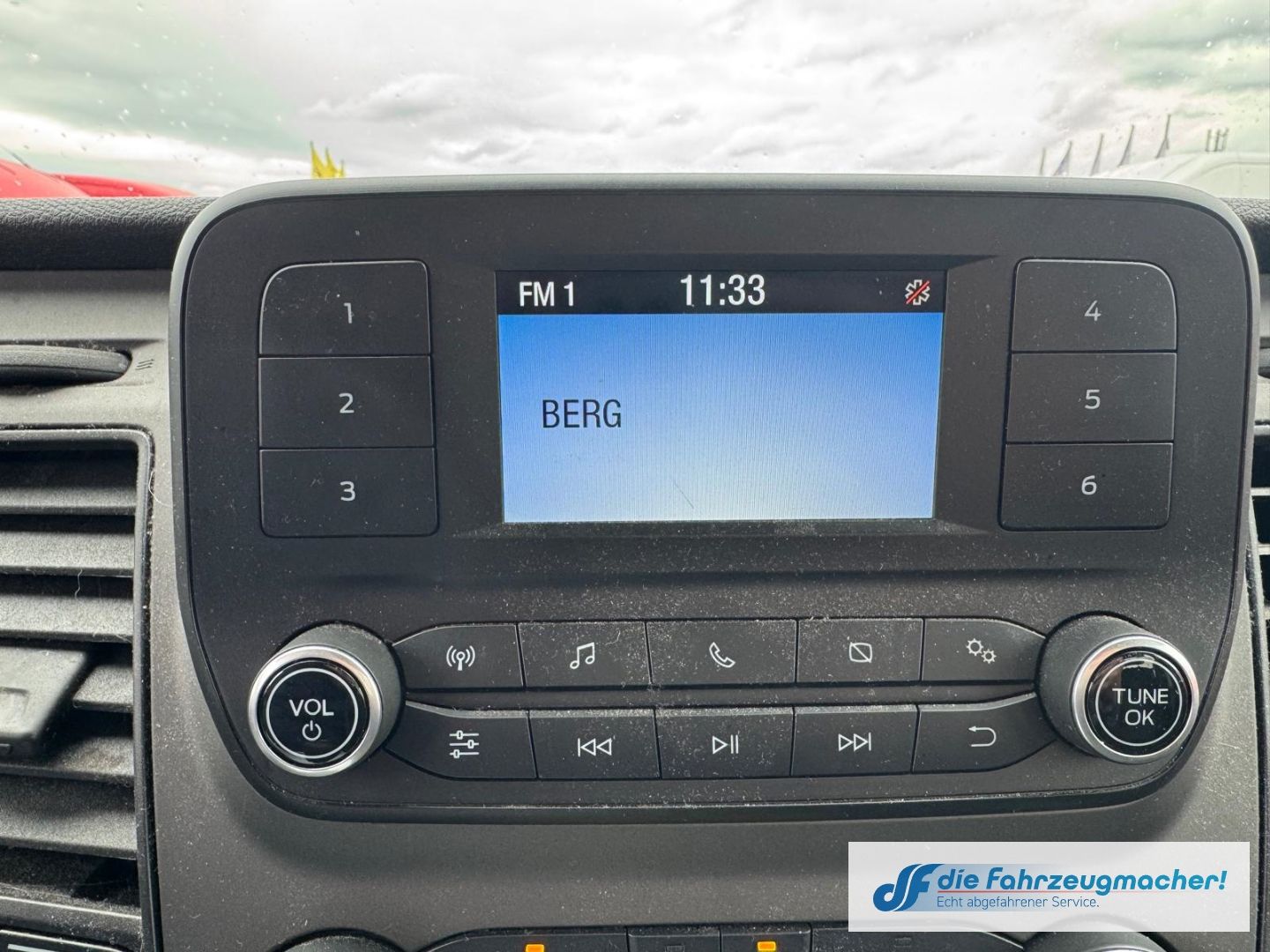 Fahrzeugabbildung Ford Transit Custom Kombi L1 2.0TDCi 60tkm *UNFALLWAG