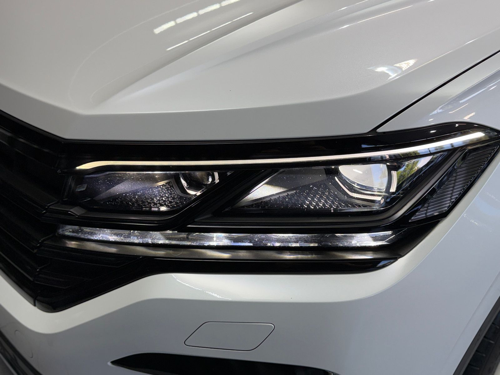 Fahrzeugabbildung Volkswagen Touareg R-Line 4Motion|PANO|NIGHT|LAST EDITION|
