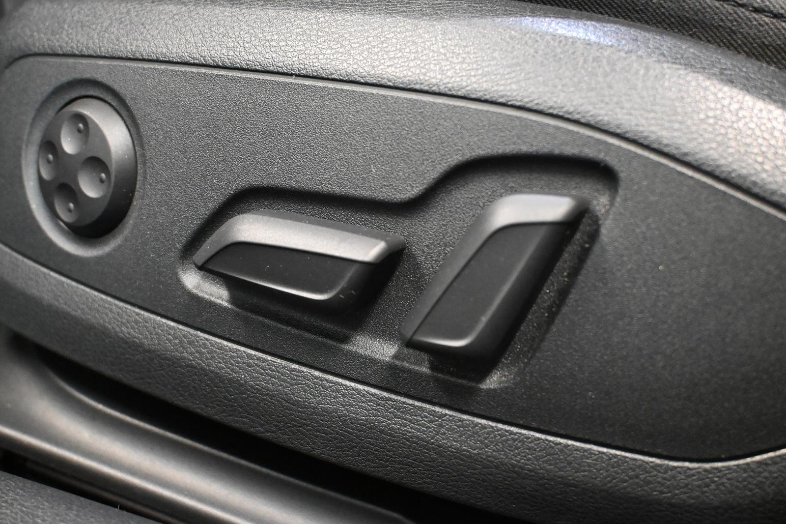 Audi A4 quattro*LED*ST-HEIZ*AHK*VIRTUAL*KEYLESS*B&O