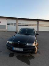 BMW 318i (E46) - BMW 318 Limousine E46 318i mit Benzin-Antrieb