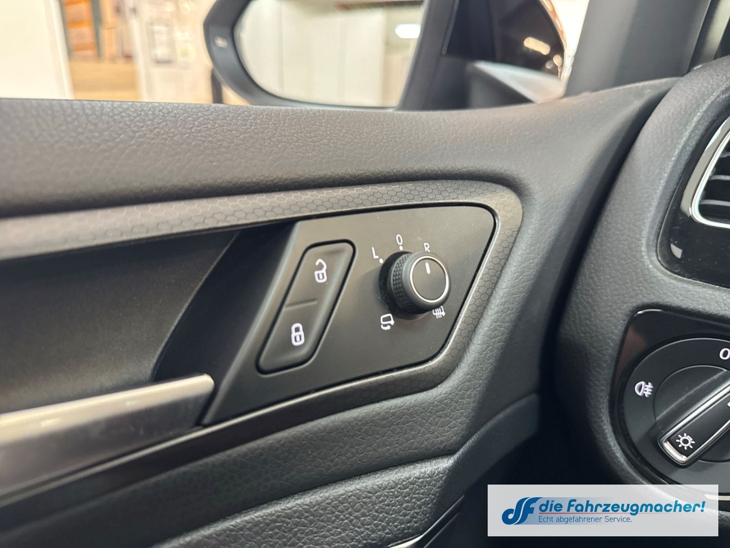 Fahrzeugabbildung Volkswagen Golf VII GTI DSG TOP-Panodach Navi VOLL-LED ACC