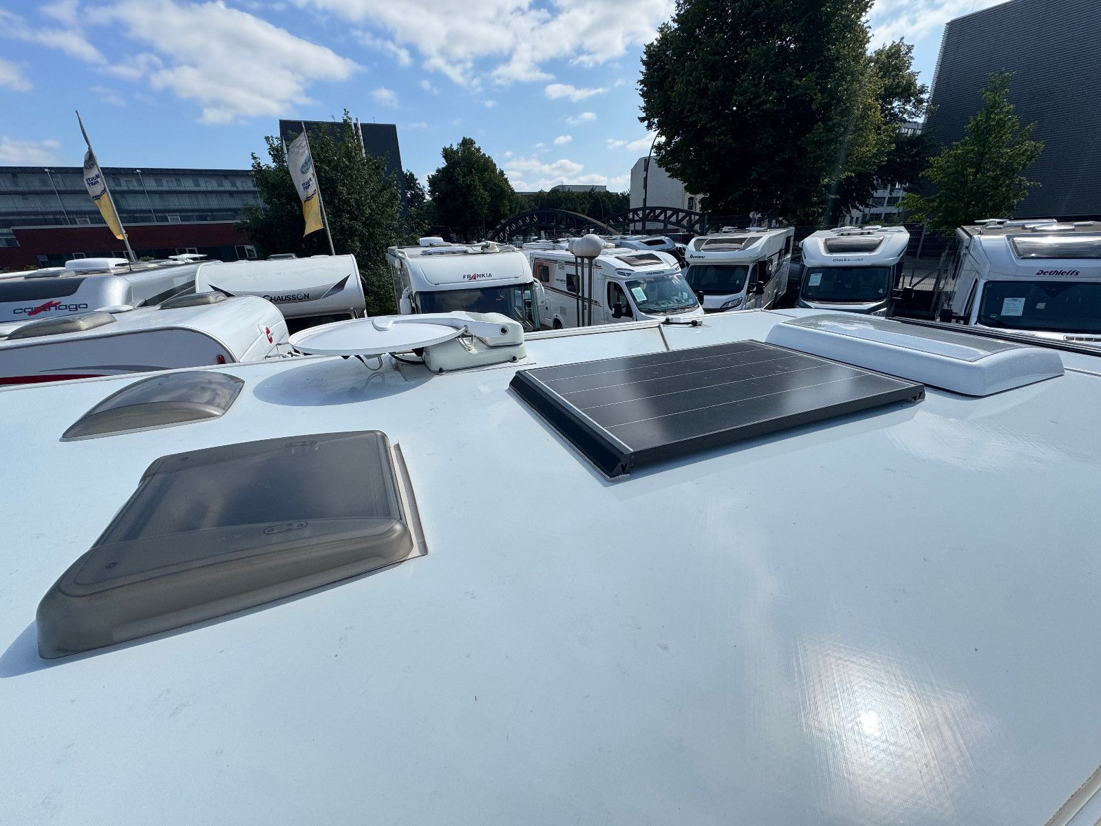 Fahrzeugabbildung Weinsberg CaraCompact 600 MF EDITION PEPPER SOLAR TV SAT