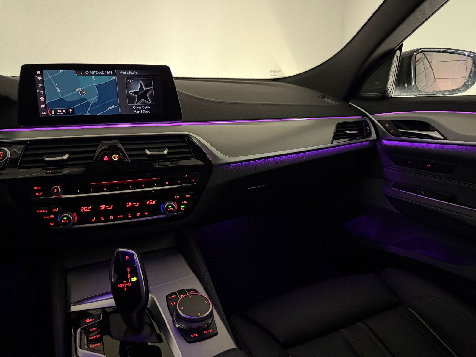 Fahrzeugabbildung BMW 640 d xDrive M SPORT/LED/AHK/HuD/PANO/ACC/H&K