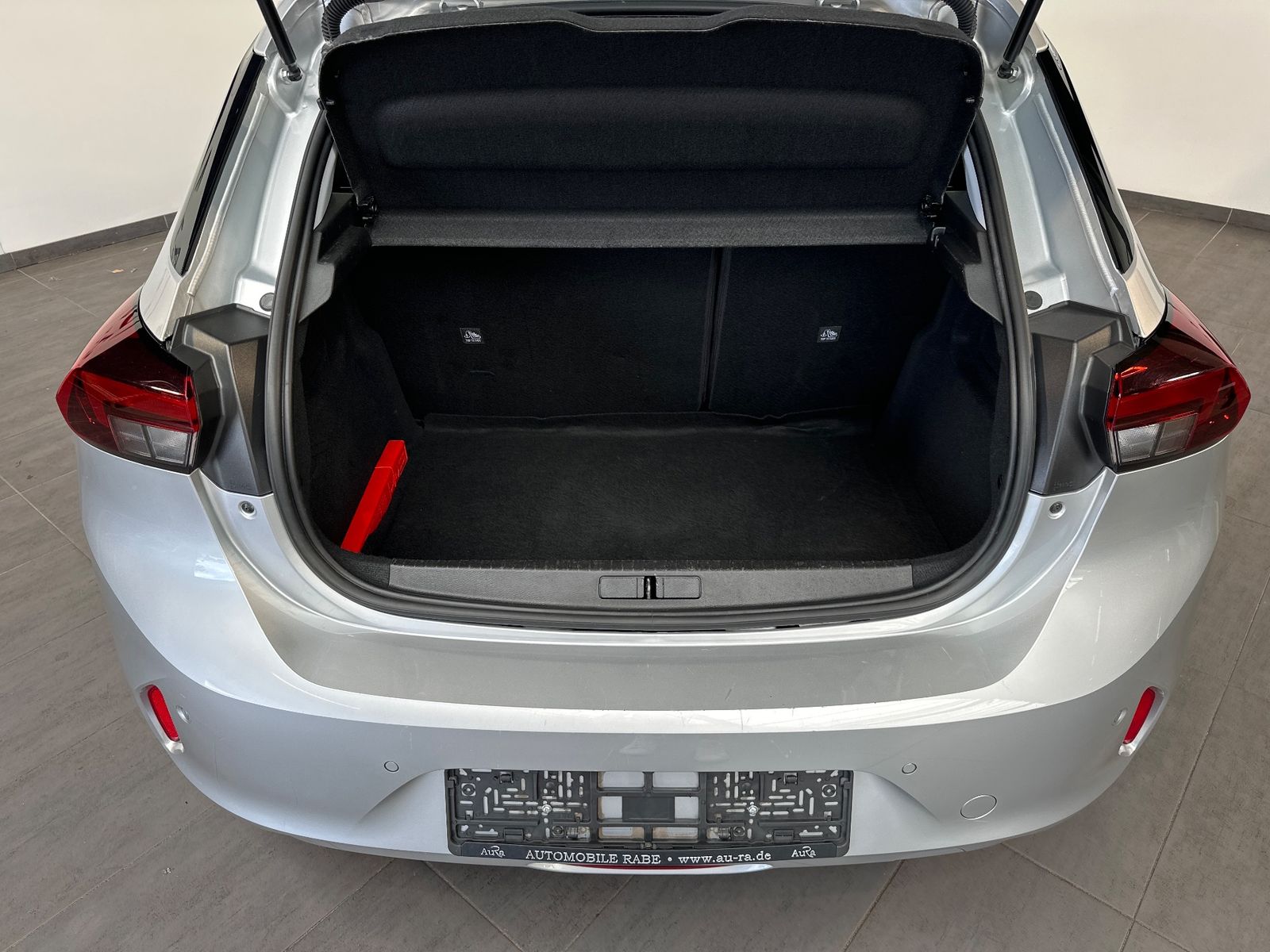 Fahrzeugabbildung Opel Corsa e Elegance NAV+LED+VCOCK+CARPLAY+PP+16ZOLL