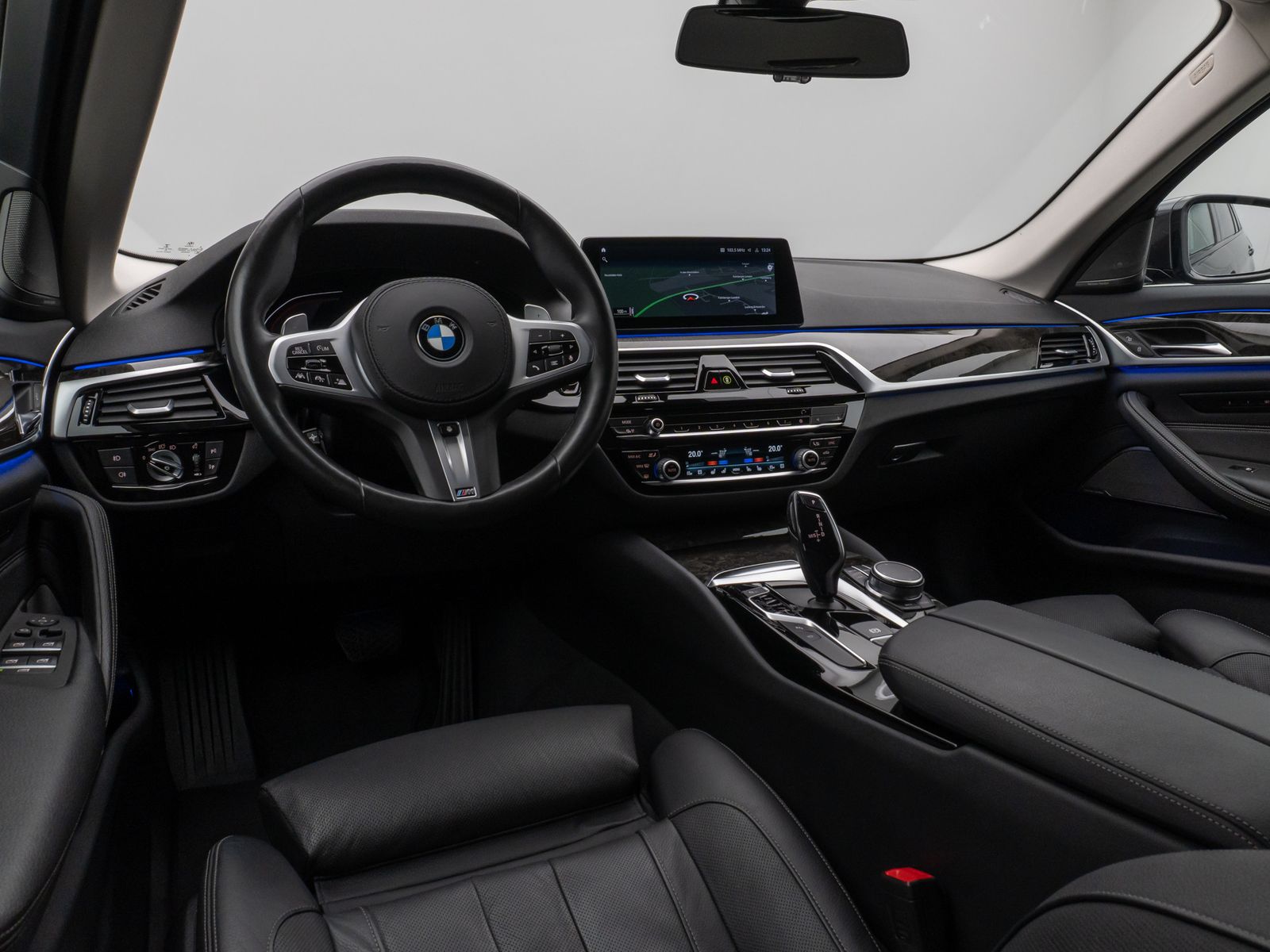 Fahrzeugabbildung BMW 530d xD SportLine 360°HUD DAB H/K 4xKlima Komfor