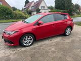 Toyota Auris Hybrid Limo*Kamera+Alu+SHZ+Klimaaut* - Toyota Auris Gebrauchtwagen in Hamburg