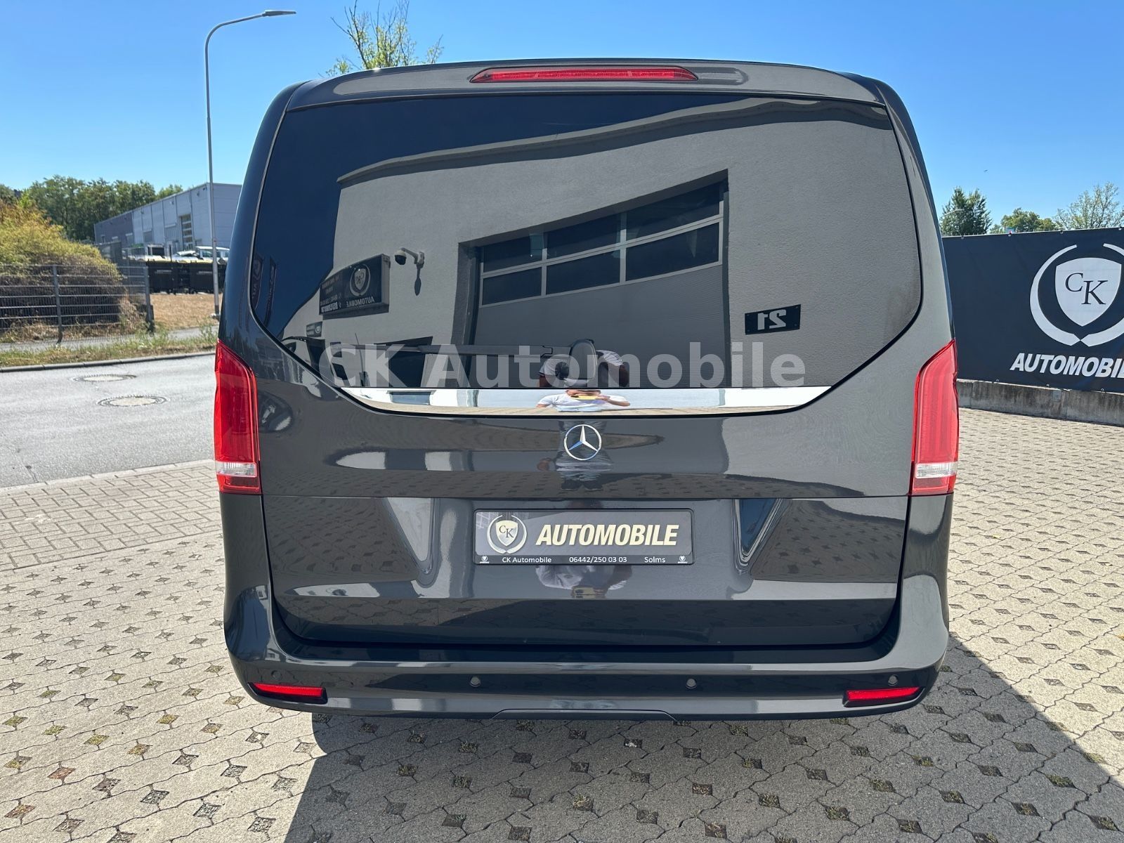 Fahrzeugabbildung Mercedes-Benz V250d AVANTGARDE EDITION 4MATIC lang/7 Sitze