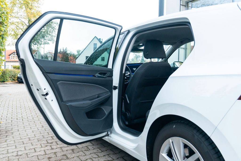 Volkswagen Golf 8 2.0 TDI LIFE/ BUSINESS/ AHK/ LED+ Volkswagen Golf 8 2.0 TDI LIFE/ BUSINESS/ AHK/ LED+