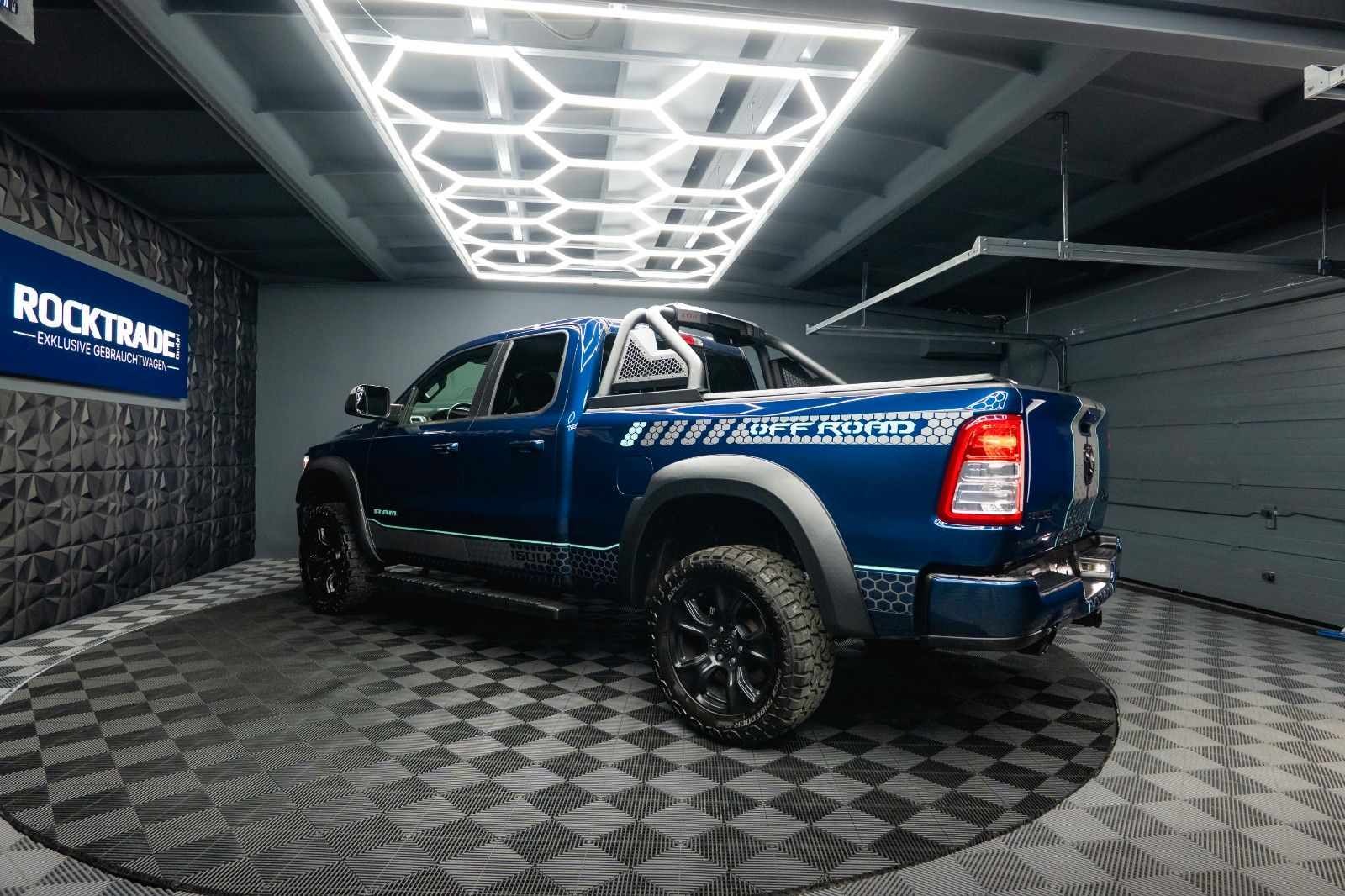 Fahrzeugabbildung Dodge RAM 5.7 V8 HEMI 4x4 BLUE EDITION Offroad LONGBED