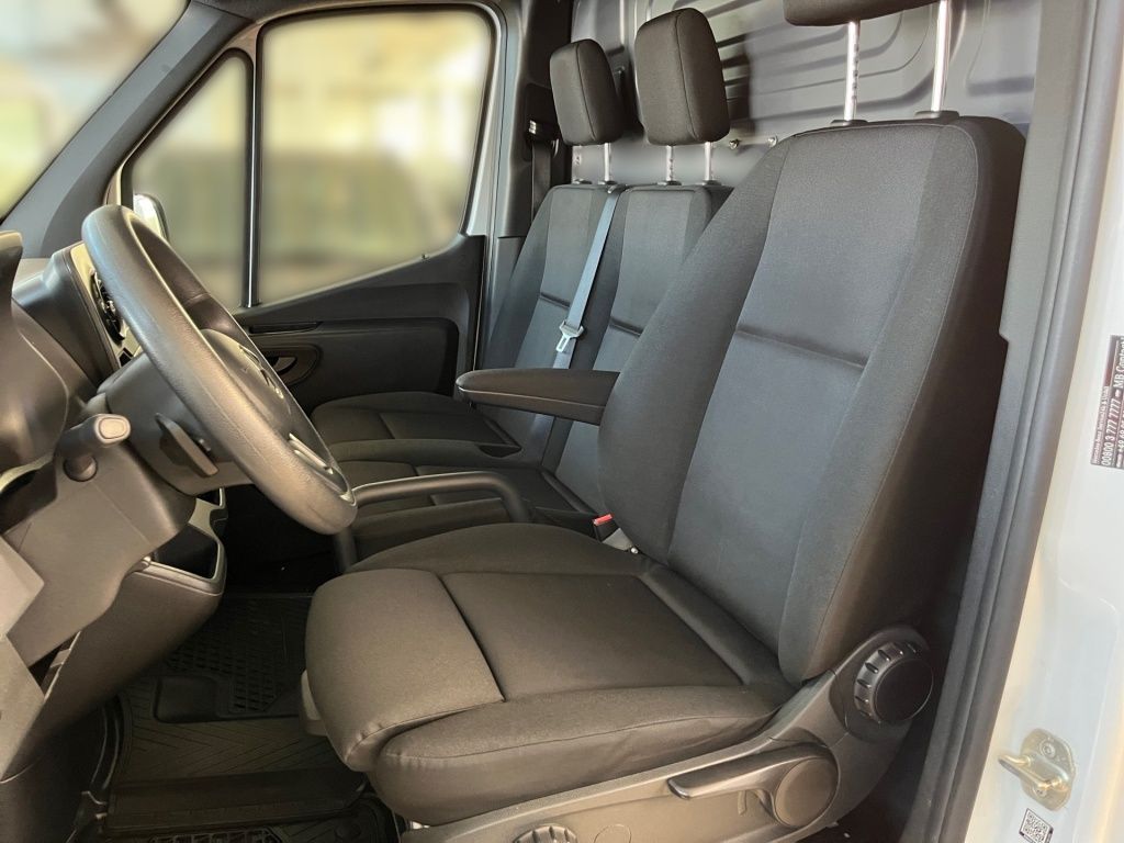 Fahrzeugabbildung Mercedes-Benz Sprinter 315 Kasten RWD L1H1 LED AHK Klima Navi
