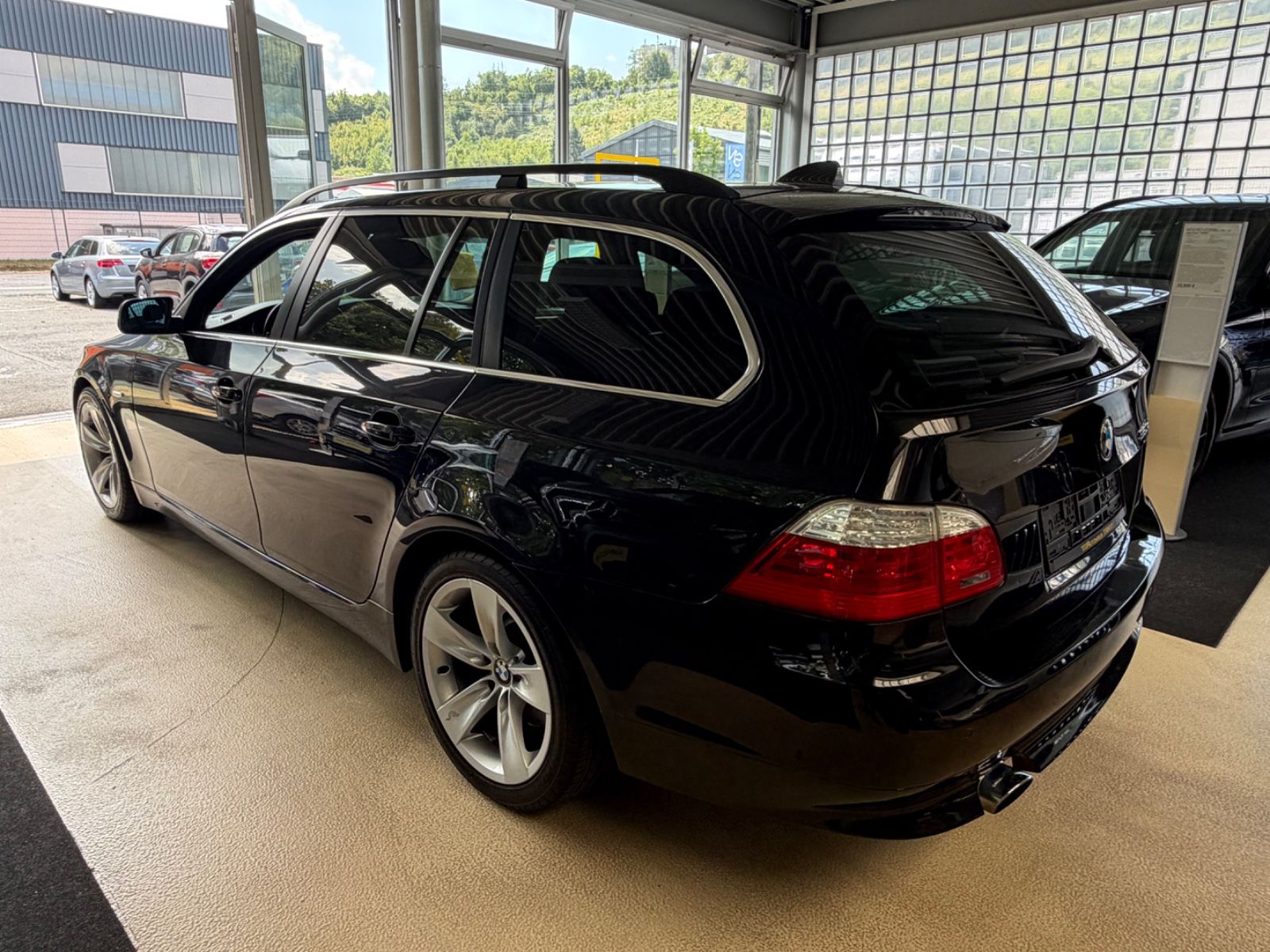 Fahrzeugabbildung BMW 520 5 Touring 520 d
