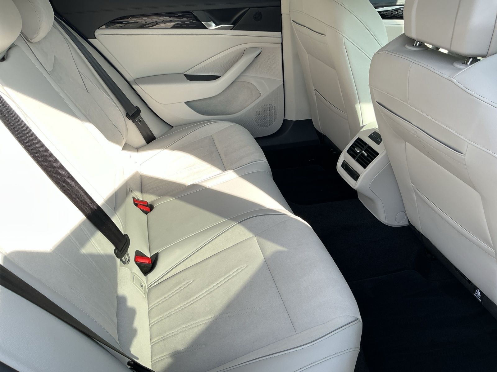 Volkswagen Passat - Bild 16