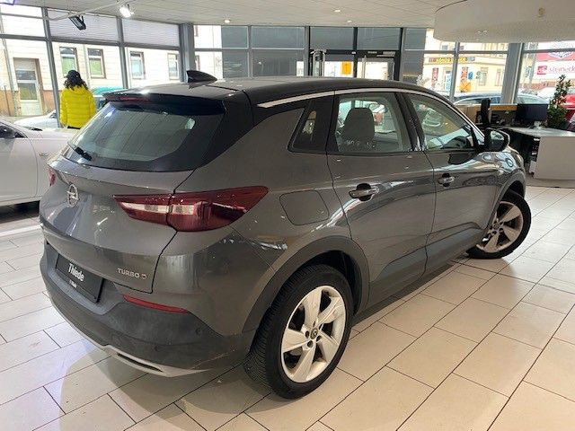 Fahrzeugabbildung Opel Grandland X 2.0D 18"ALU/NAVI/PANORAMA/KAMERA