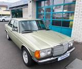 Mercedes-Benz E 230 123 Lim *TOP* - Mercedes E 230 mit Schiebedach