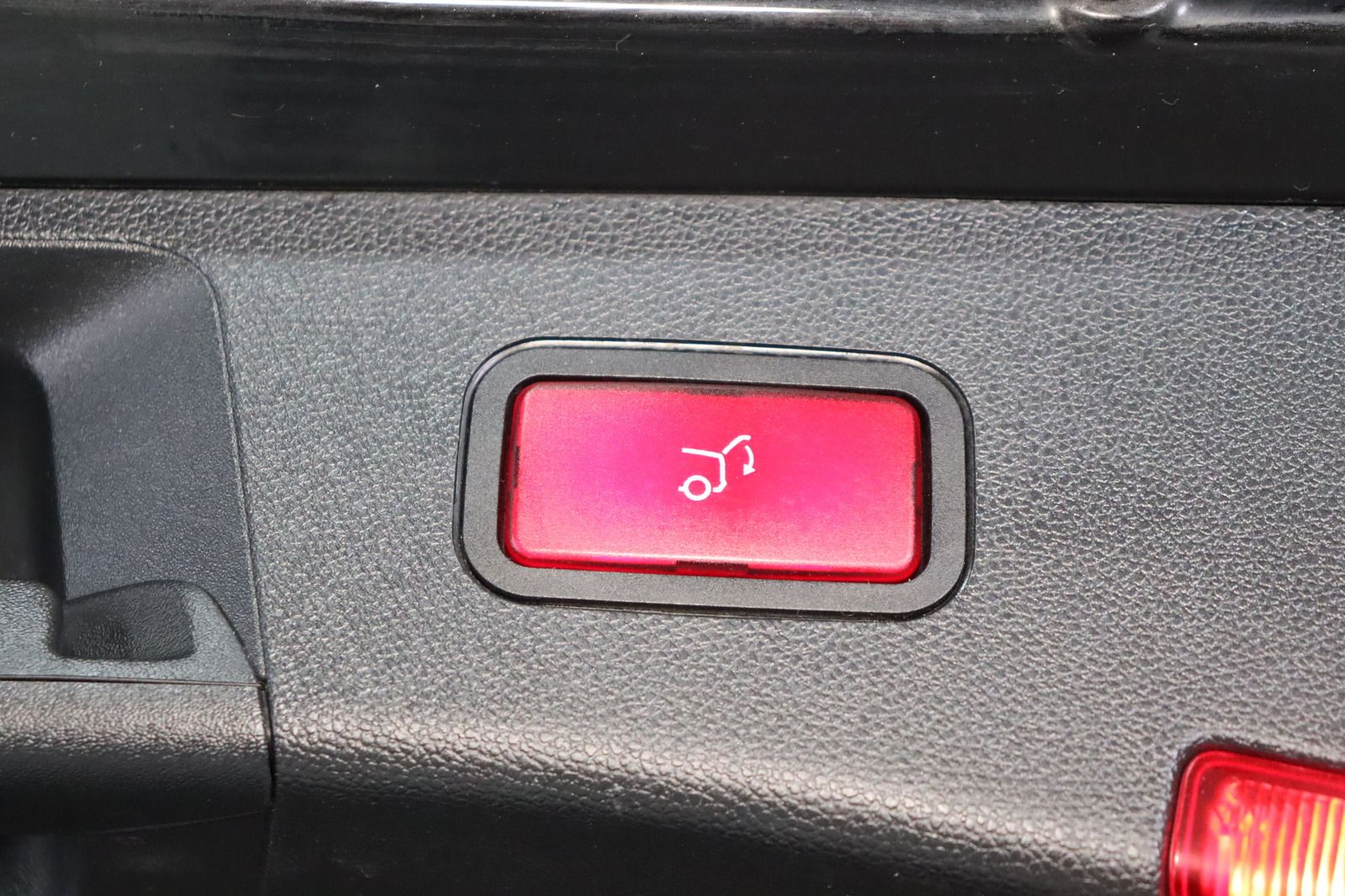 Fahrzeugabbildung Mercedes-Benz E 350 CGI T BlueEFFICIENCY * Navi * Sitzhzg. *