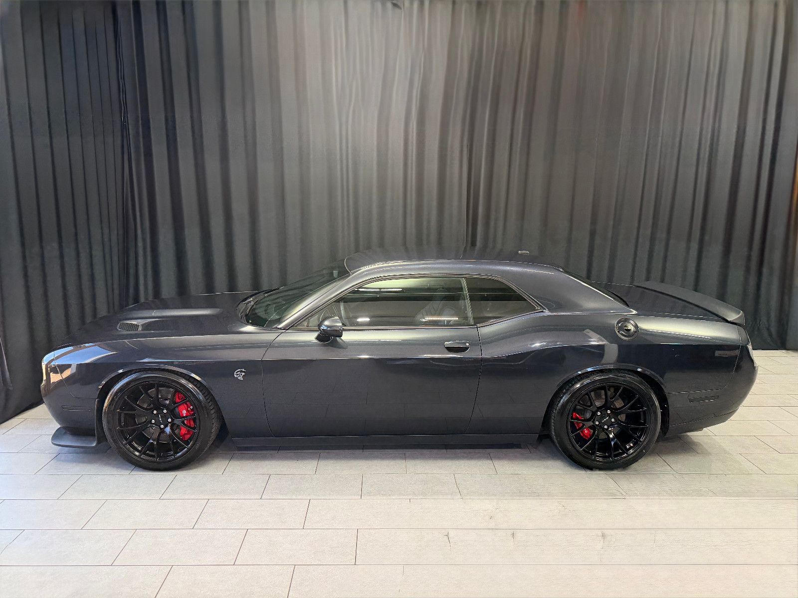 Fahrzeugabbildung Dodge Challenger SRT Hellcat |H/K|KW|GME