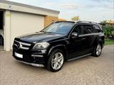 Mercedes-Benz GL 350 CDI / AMG Line / AHK / Panorama / Scheckh - Mercedes-Benz GL 350: Schwarz, Scheckheftgepflegt
