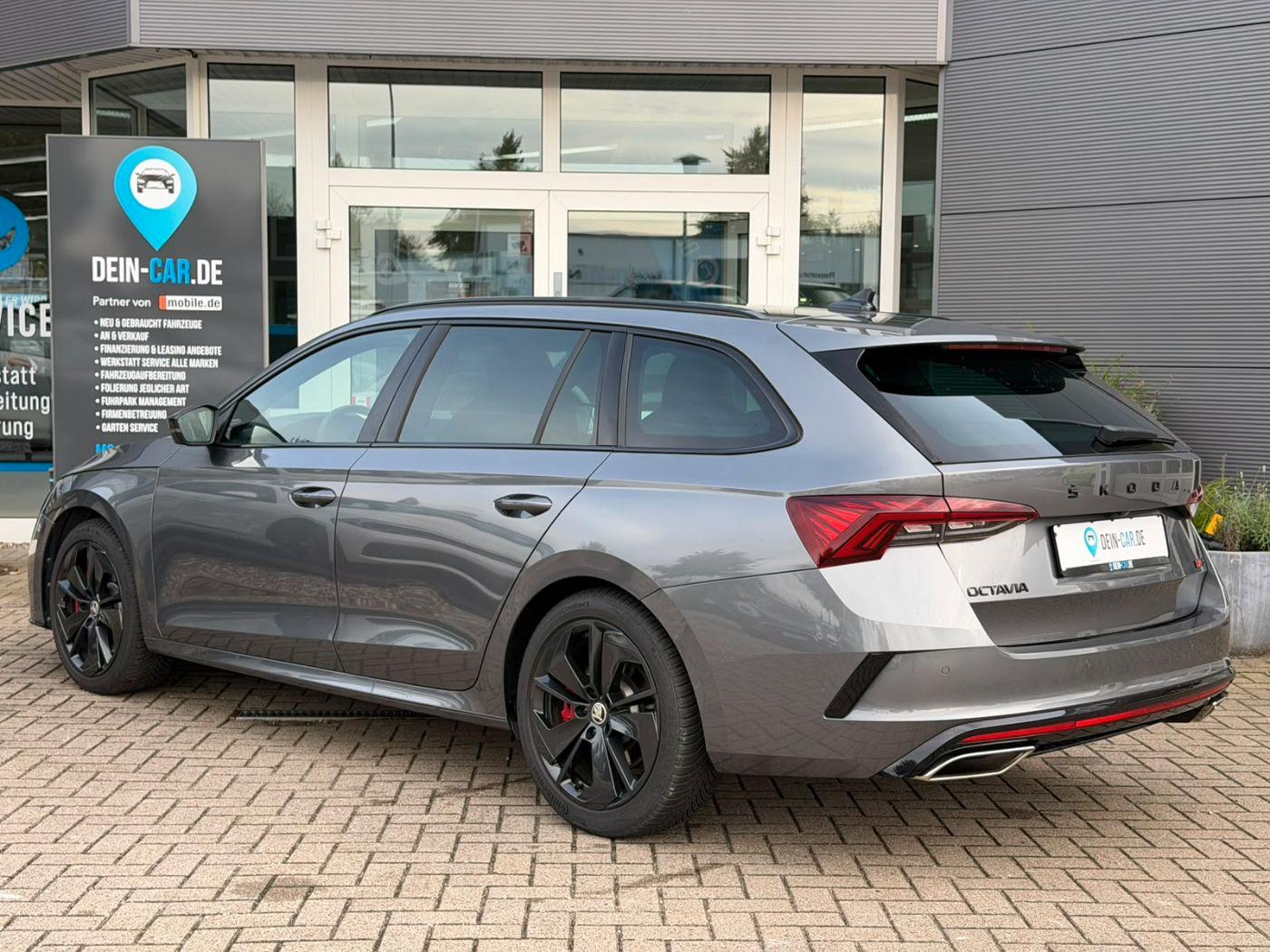 Skoda Octavia RS LED AHK Navi PDC SHZ Virtual el.Heck