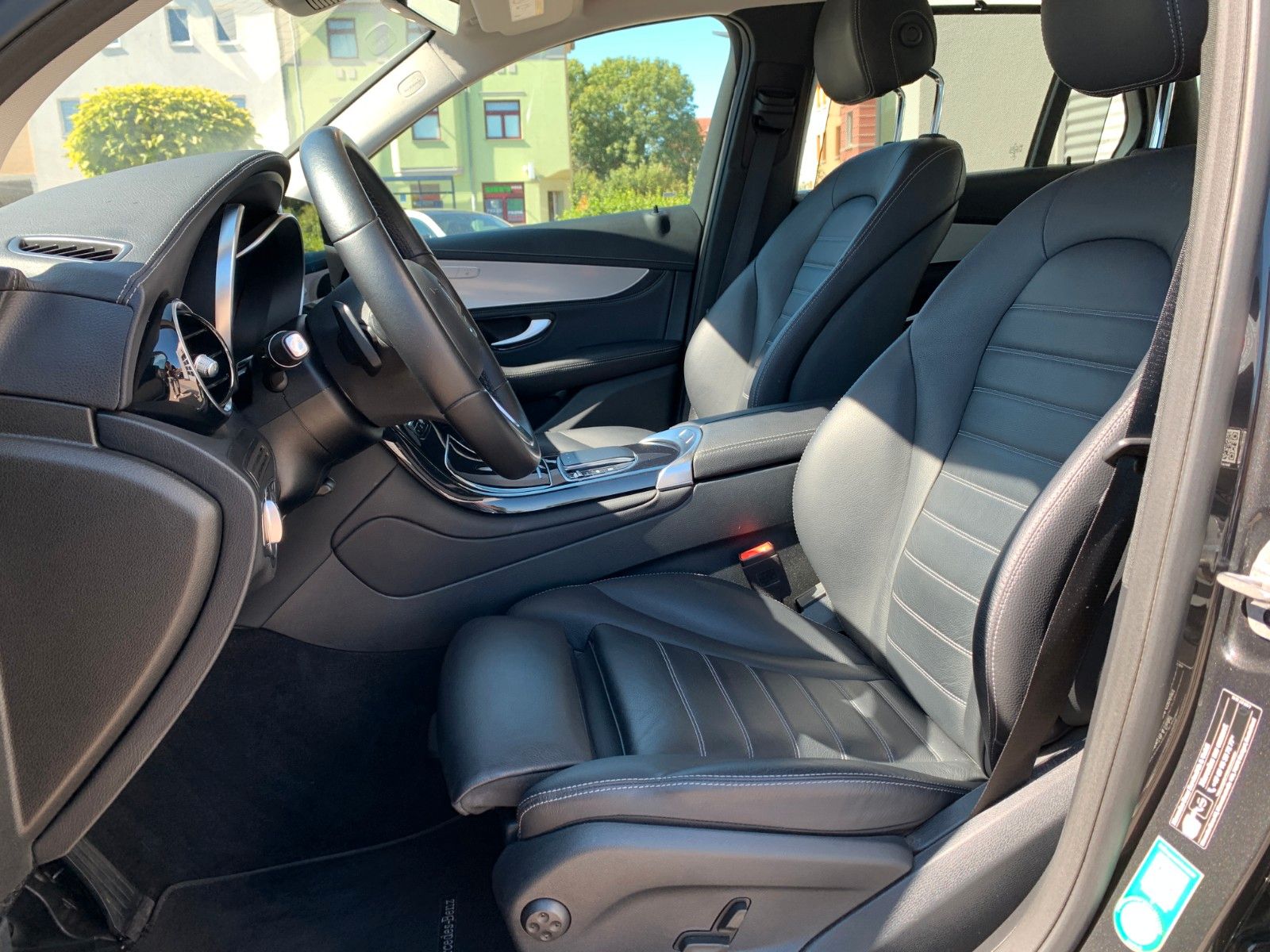 Mercedes-Benz GLC 300e 4Matic Exclusive Luft AHK Leder Keyless foto 13