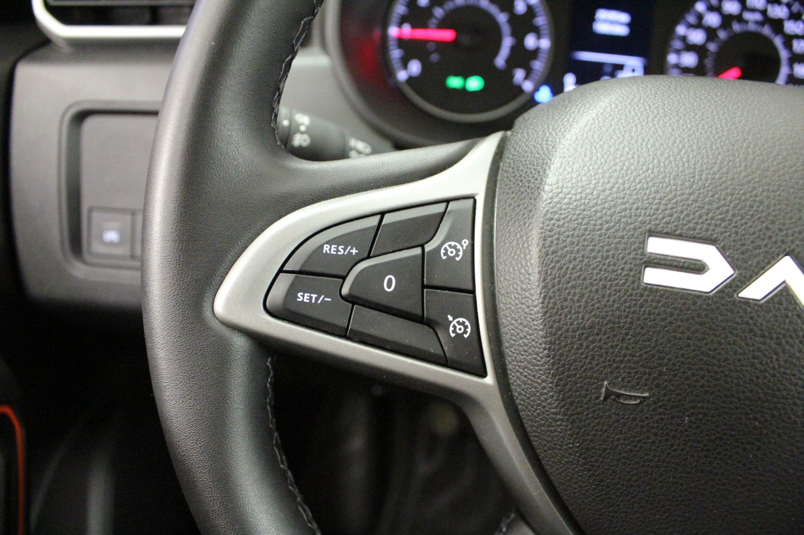 Fahrzeugabbildung Dacia Duster TCe 100 ECO-G Extreme *Sitzheizung*Allwet