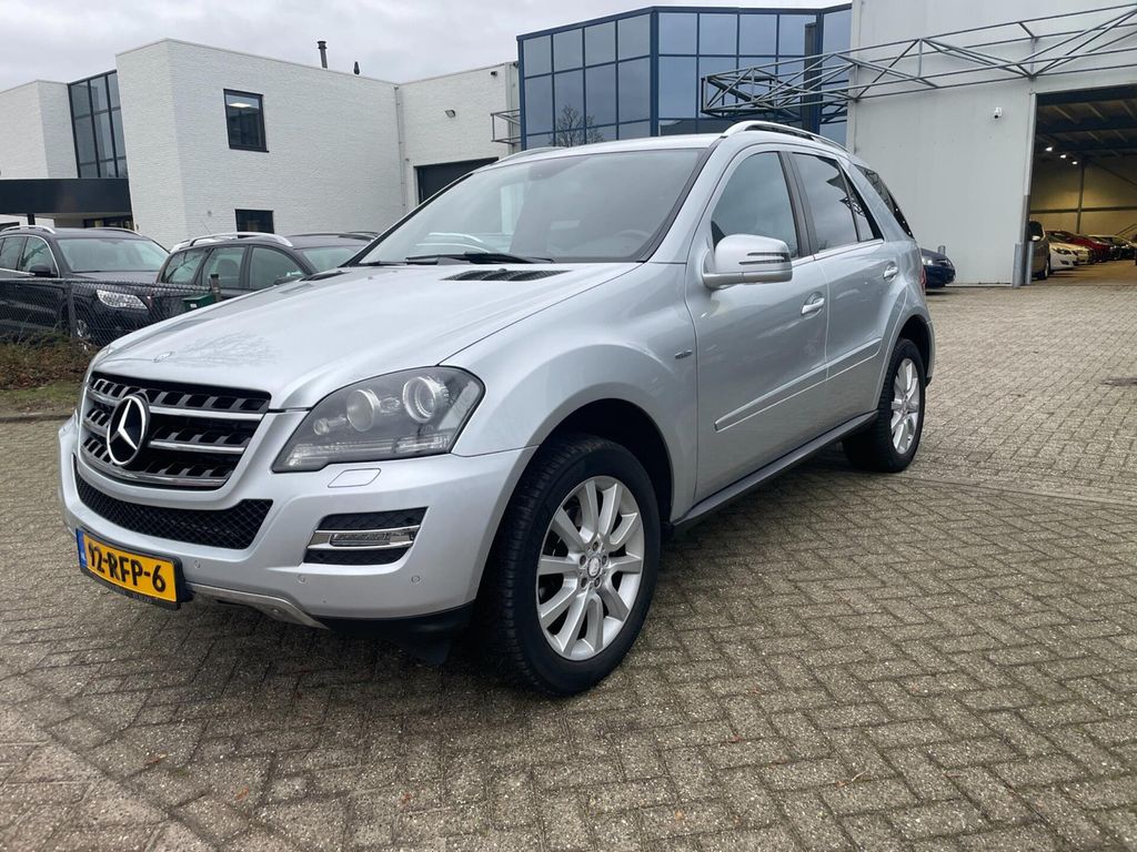 Mercedes-Benz ML 300