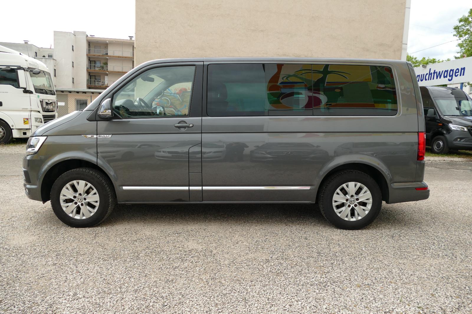 Volkswagen T6 Transporter Bus Multivan 70 Jahre Bulli