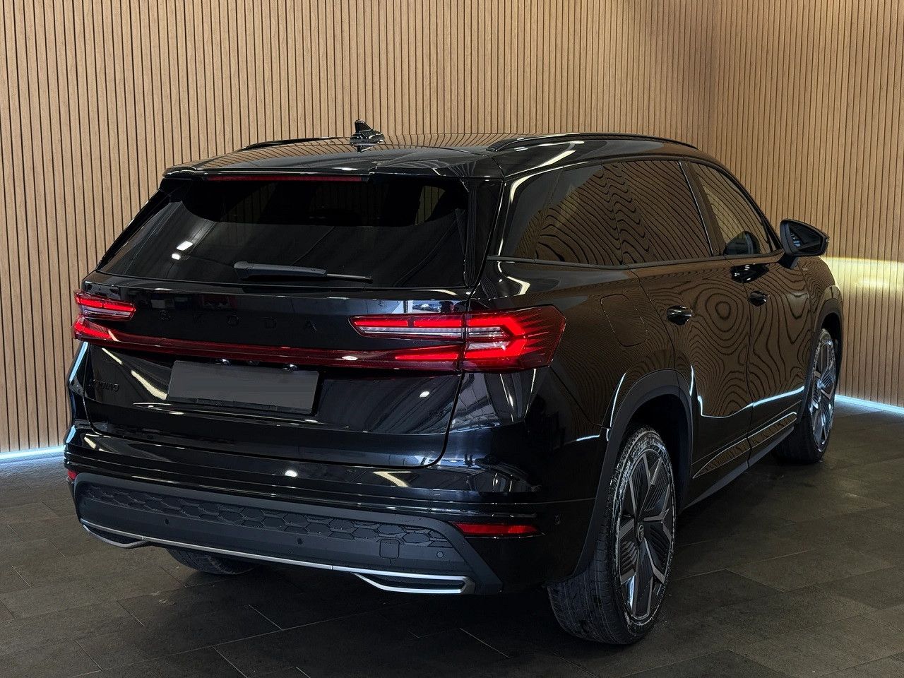 Skoda Kodiaq IV 1.5 TSI DSG PHEV Sportline VOLLAUSST imagem 2