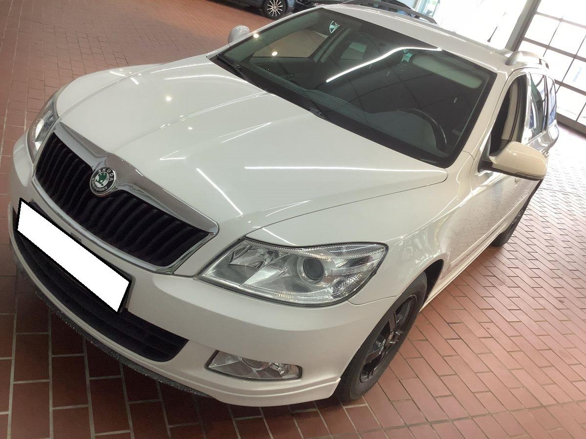 Skoda Octavia Combi Sport Edition 2. Hand Scheckheft