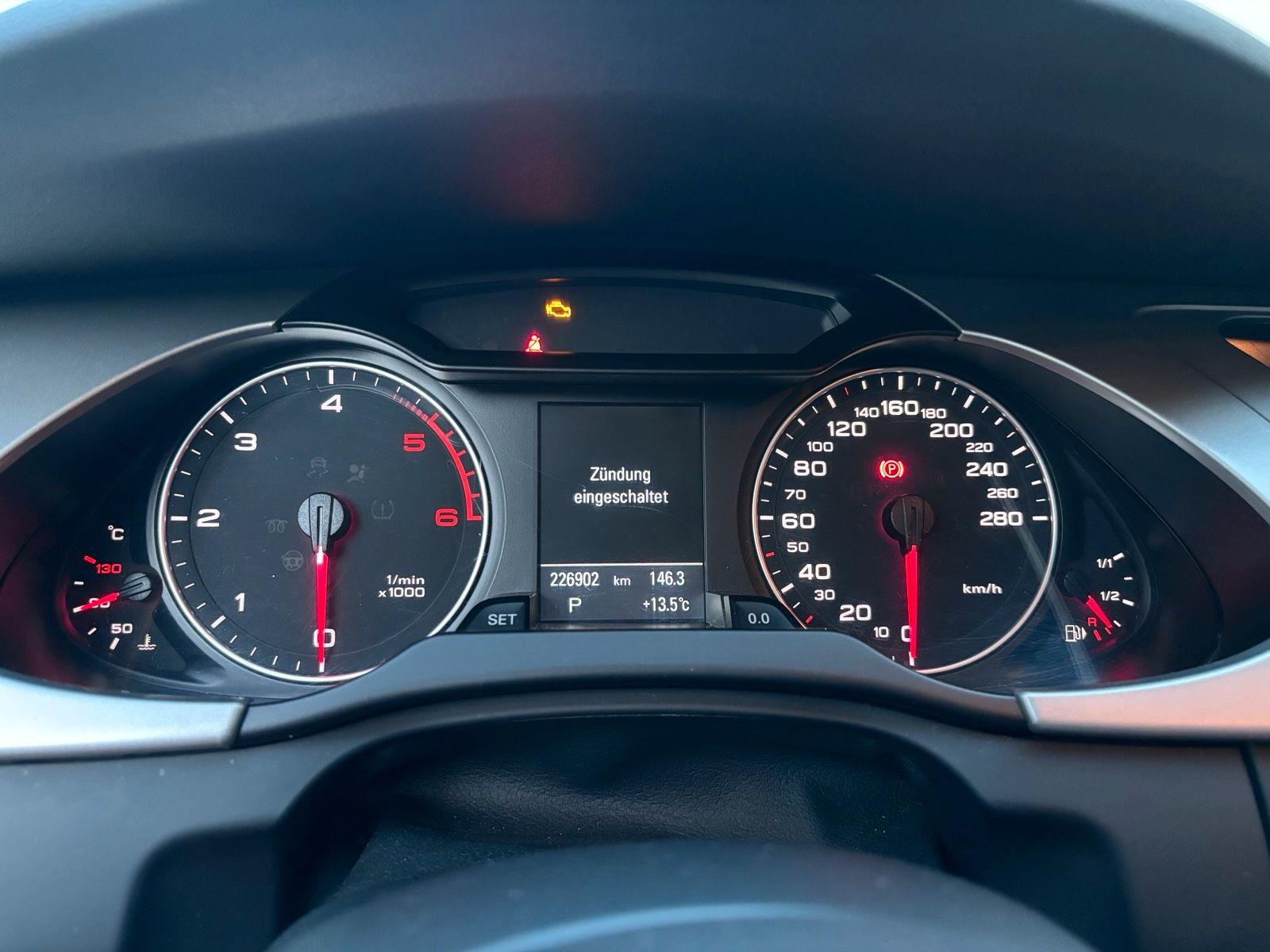 Audi A4 2011 — photo 12