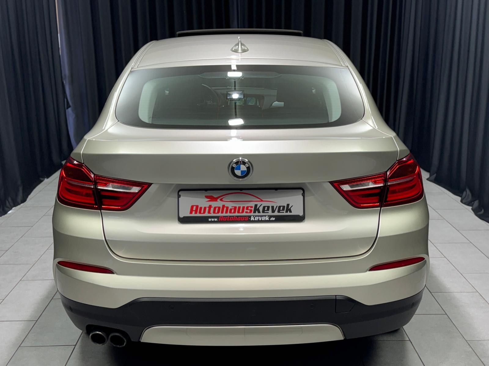 Fahrzeugabbildung BMW X4 xDrive 35I|PANO|MEMORY