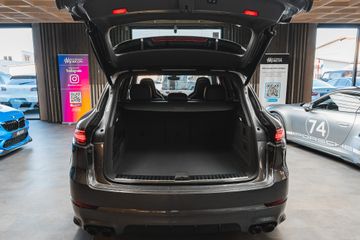 Porsche Cayenne - 8