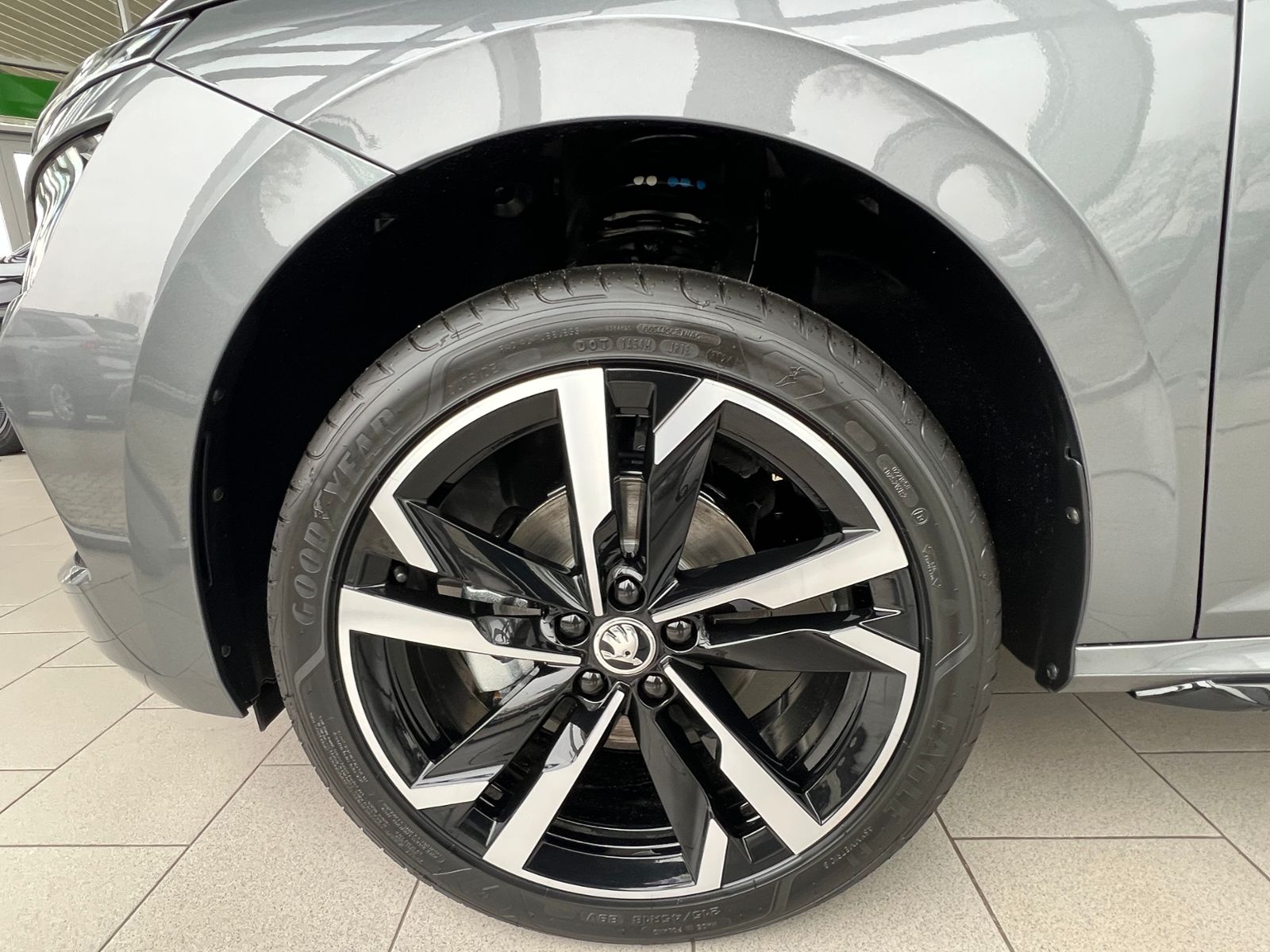 Fahrzeugabbildung SKODA Kamiq Monte Carlo 1.5 TSI DSG *AHK*