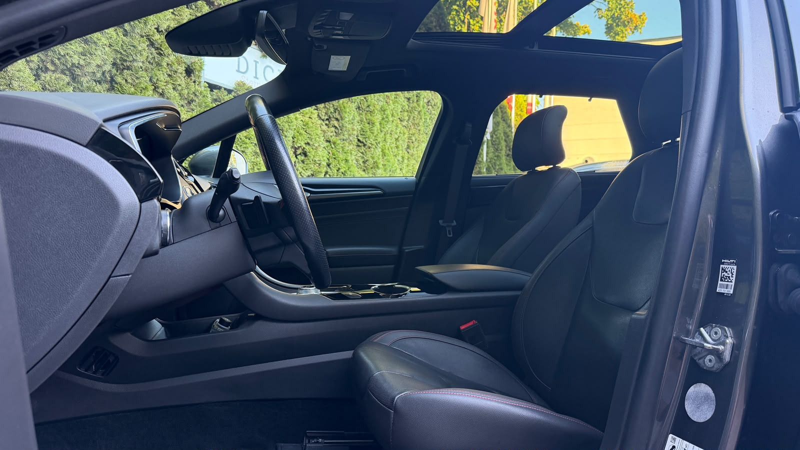 Fahrzeugabbildung Ford Mondeo 2.0EB Aut. ST-Line LED+STHZ+KAM+AHK+PANO+