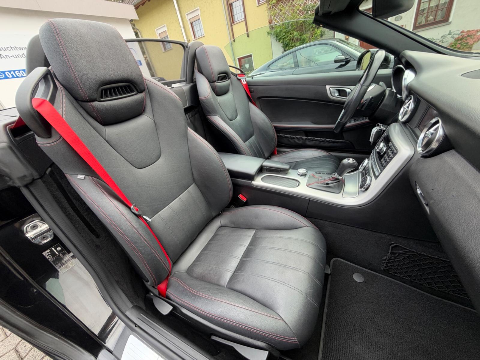 Mercedes-Benz SLK 350 V6 AMG-Line AirScarf 2.Hd Navi ILS Leder