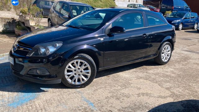 Opel Astra GTC 1.7 CDTI 110CV 3 porte Cosmo