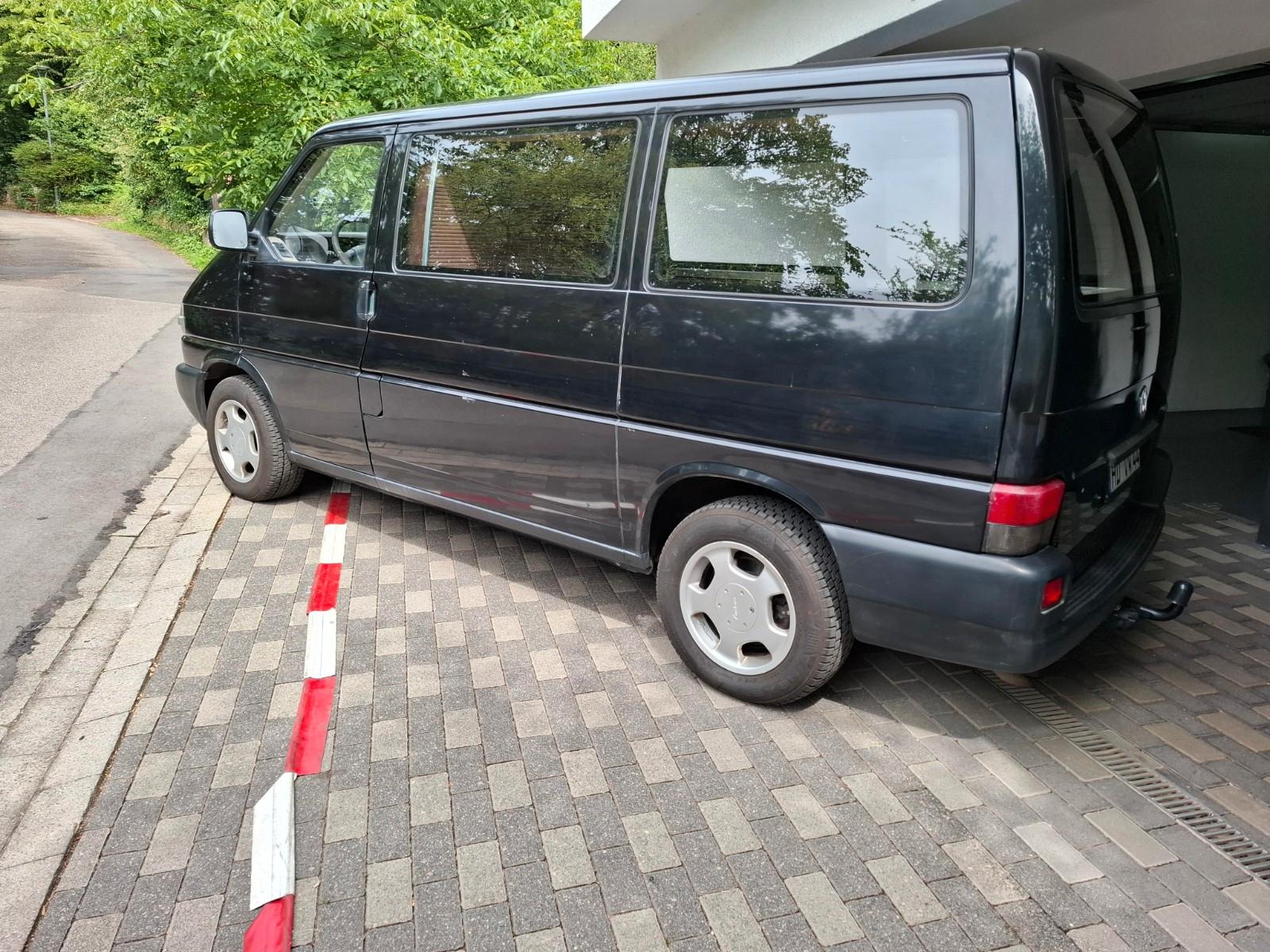 Volkswagen T4 Bestattungswagen auf Kombi Basis