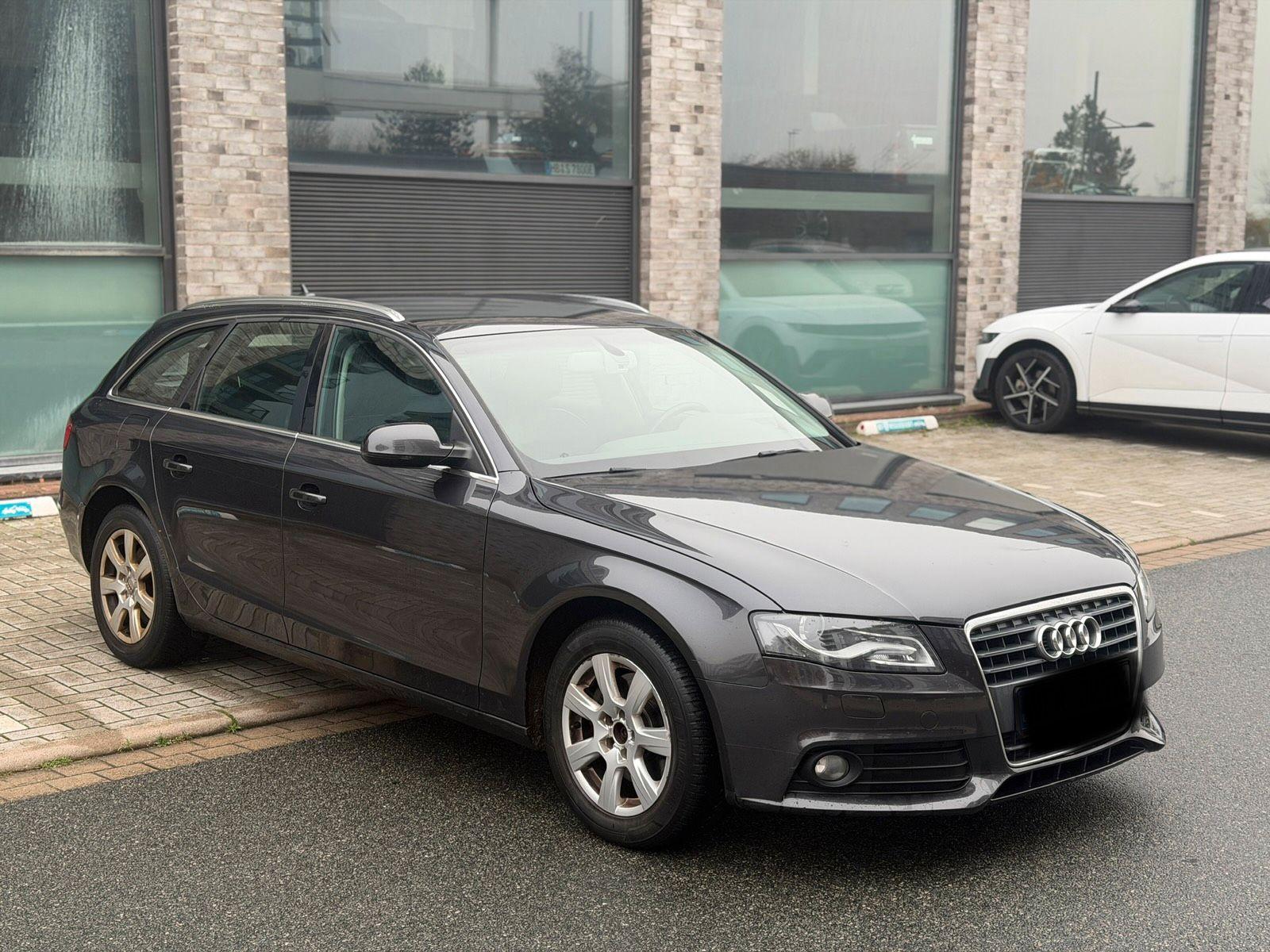 Audi A4 2010 — rear view