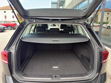 Volkswagen Passat - 10