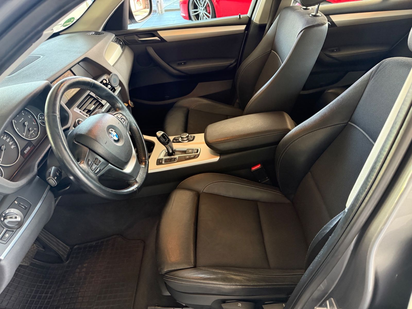 Fahrzeugabbildung BMW X3 xDrive 20d Aut. * Navi * Xenon * PDC * SHZ *