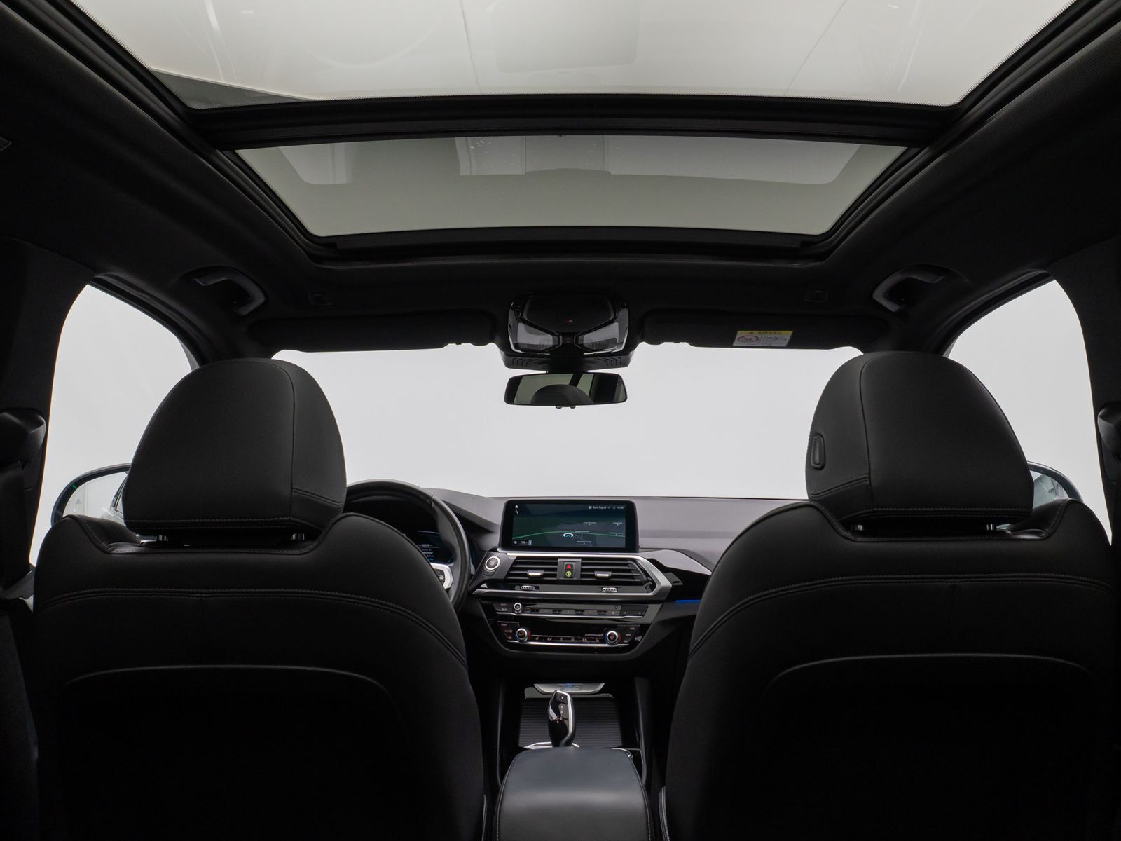 Fahrzeugabbildung BMW X3 xD30e Panorama HUD DAB HiFi Komfort Sport 20"