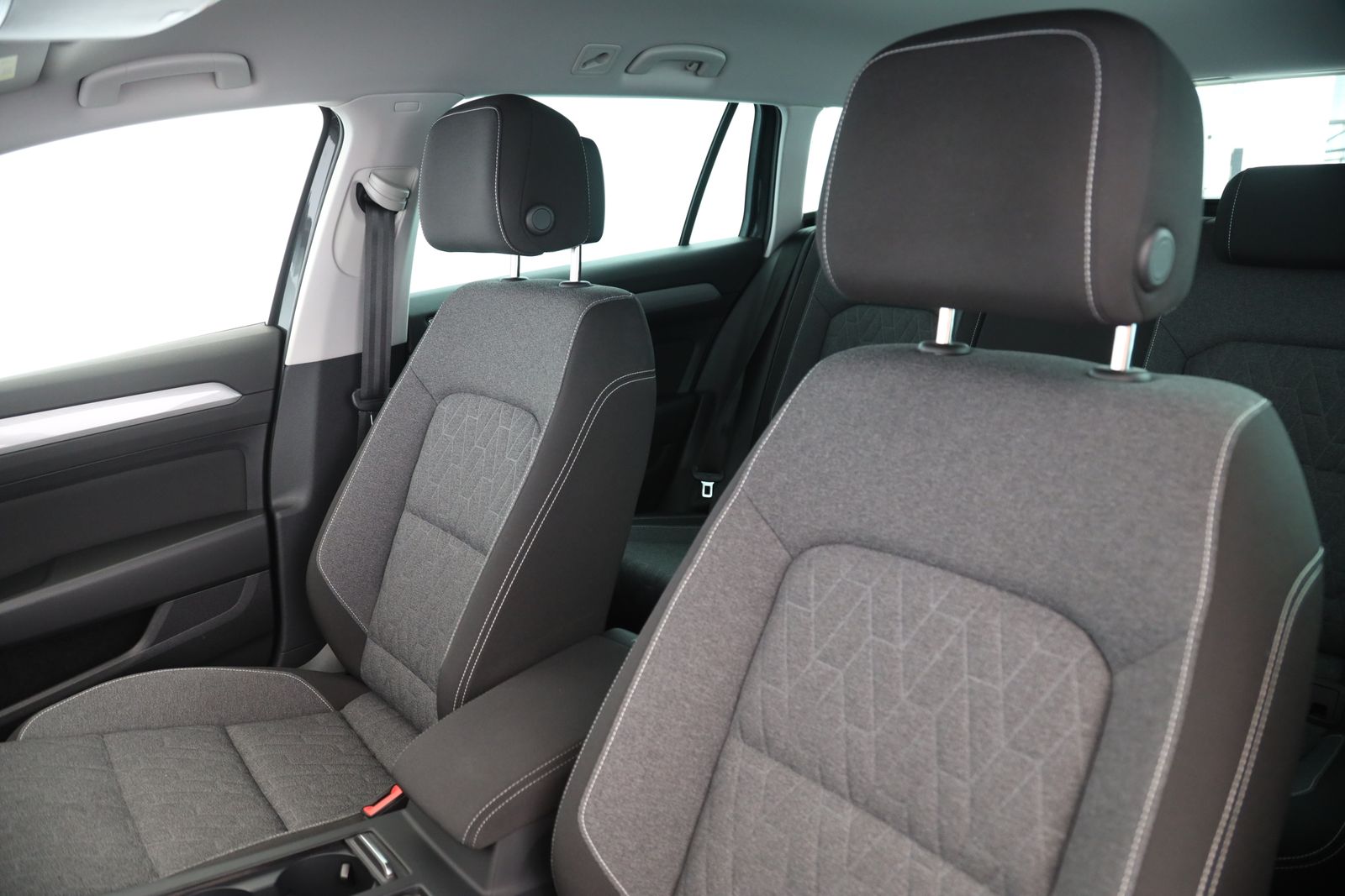 Volkswagen Passat Variant - Bild 10