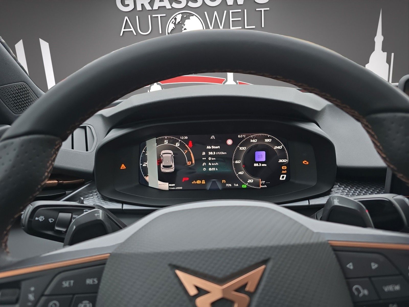 Fahrzeugabbildung CUPRA Terramar 1.5 eTSI DSG SENNHEISER/NAV/LED/ACC/TOT