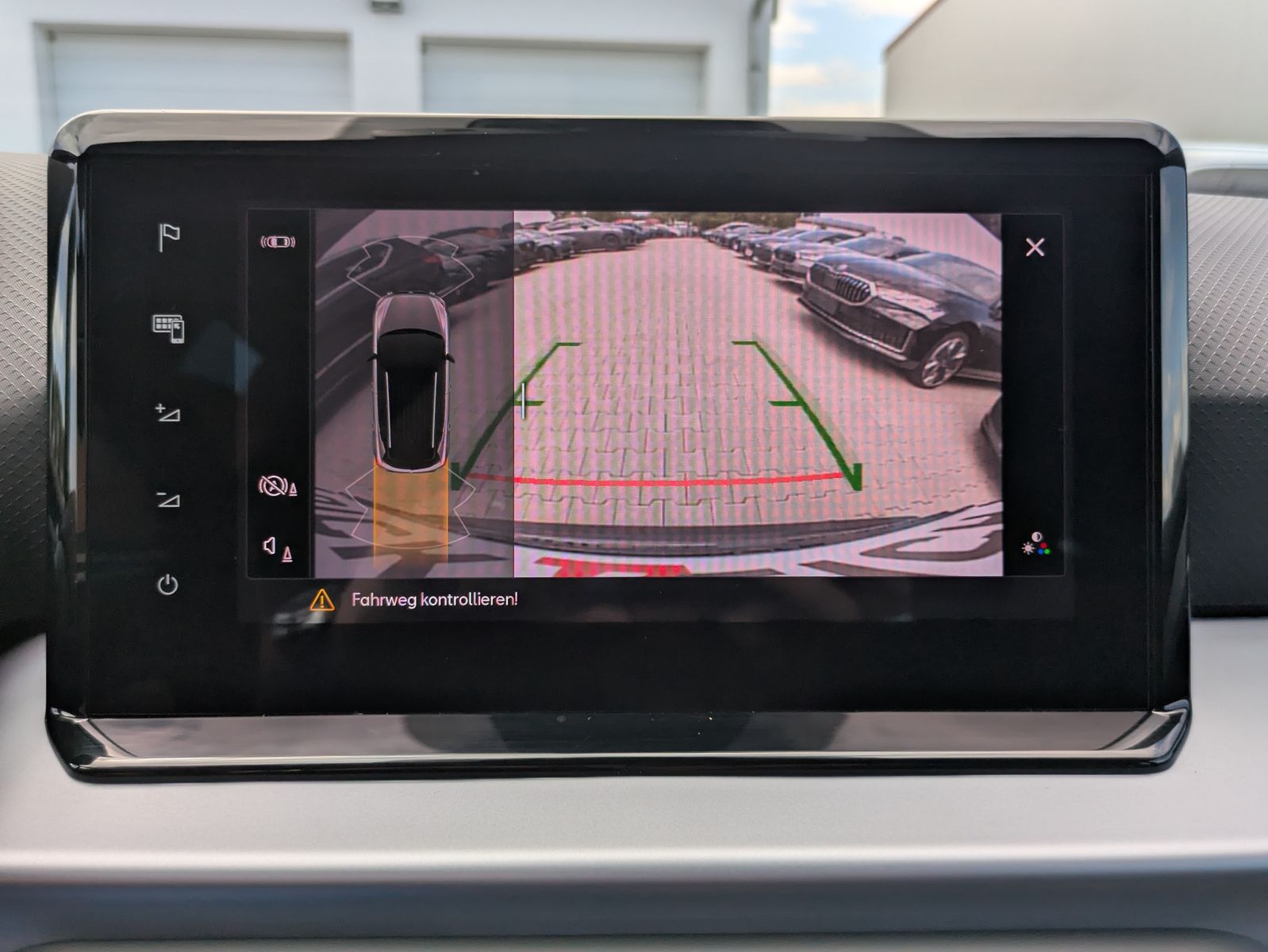 Fahrzeugabbildung SEAT Arona 1.5 TSI FR DSG AHK*ACC*LED*APP*DAB*KAMERA