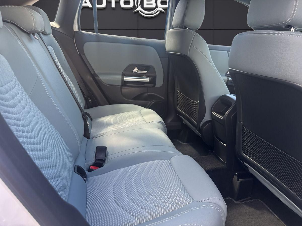 Mercedes-Benz GLA 180 Progressive Line Adv. Winter Kamera MBUX foto 15