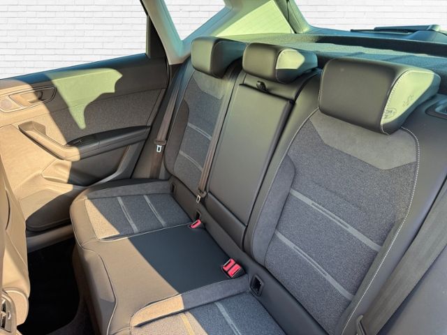 Fahrzeugabbildung SEAT Ateca 1.5 TSI KLIMA LED NAVI ALU